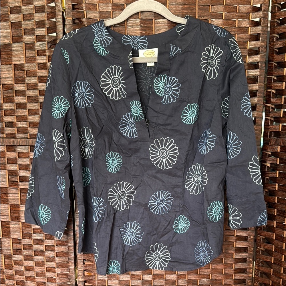 Talbots Petite L navy blue embroidered summer top 3/4 sleeves EUC 100% cotton